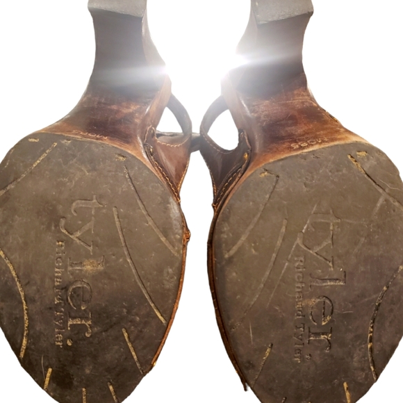 TYLER Leather Clogg Heels - Picture 3 of 3